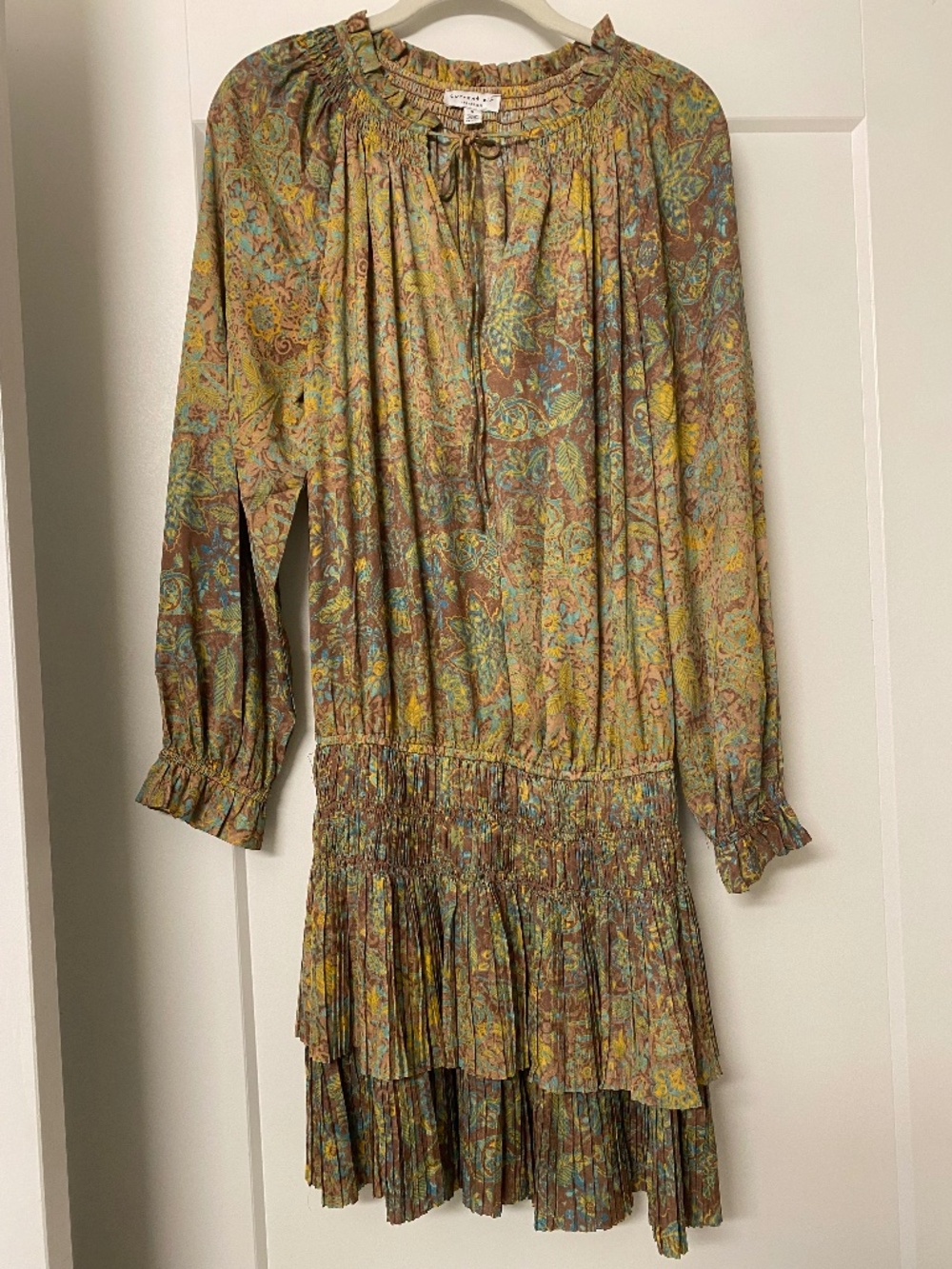 Mini dress Long sleeve paisley print Sz S